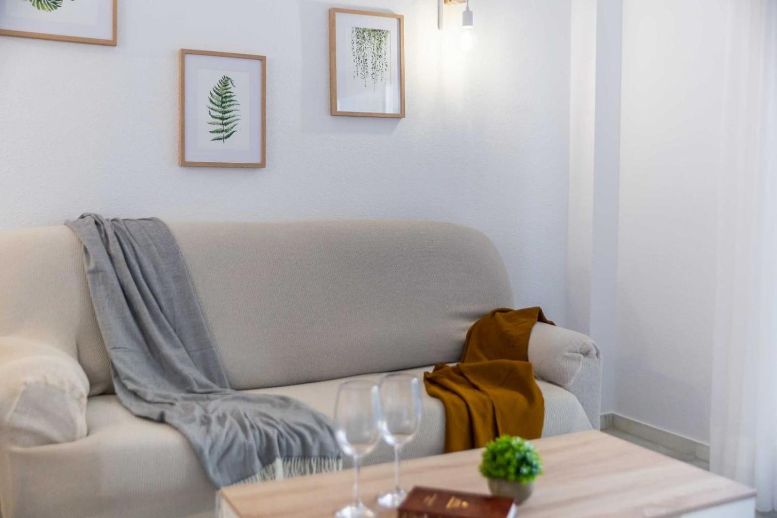 Fuengirola Los Boliches Paseo Maritimo Rey De Espana Esquina Lope De Vega 1 Dormitorio Mas Sofa Cama Salon Mas Cama Supletoria Экстерьер фото
